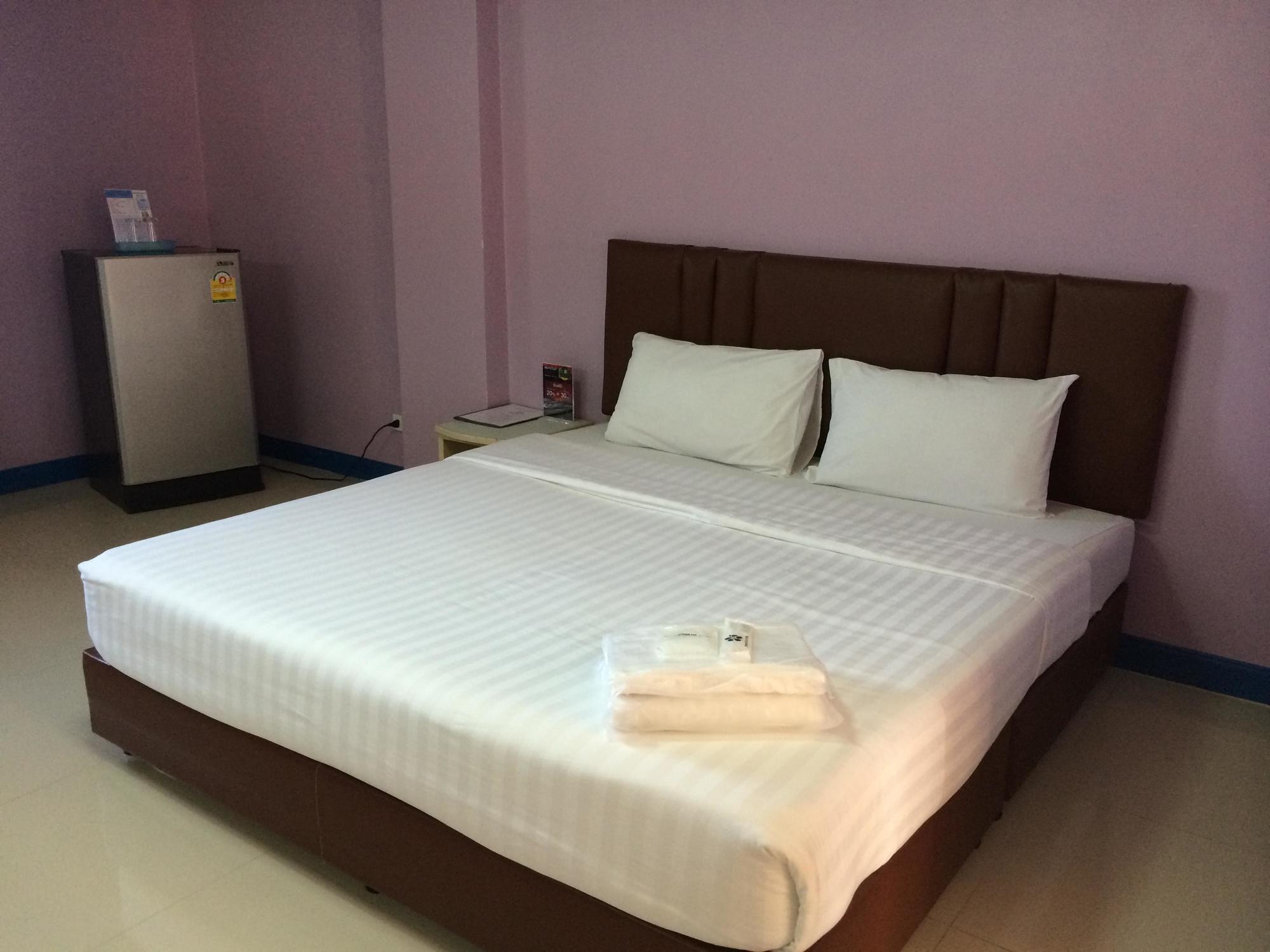 Happyland Mansion Hotel Bangkok Ngoại thất bức ảnh