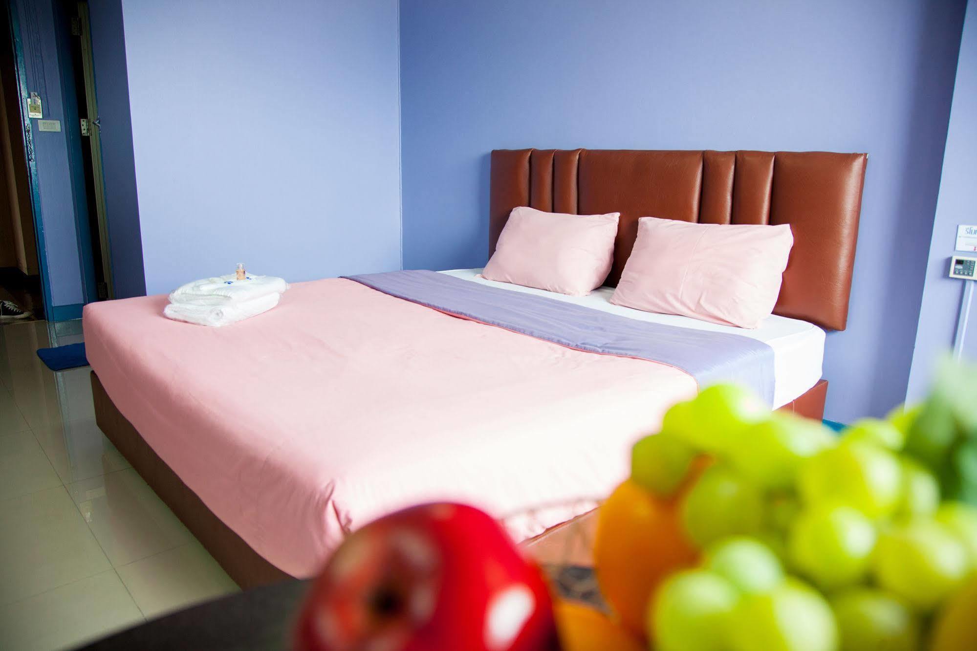 Happyland Mansion Hotel Bangkok Ngoại thất bức ảnh
