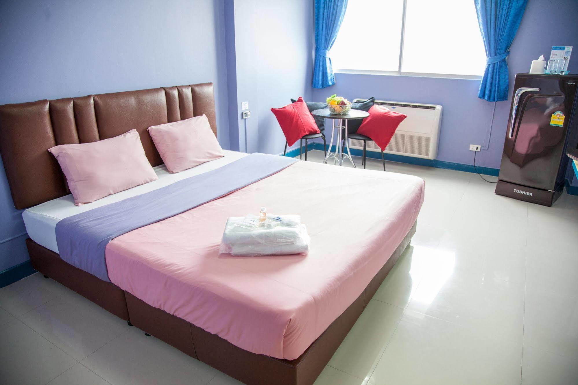 Happyland Mansion Hotel Bangkok Ngoại thất bức ảnh