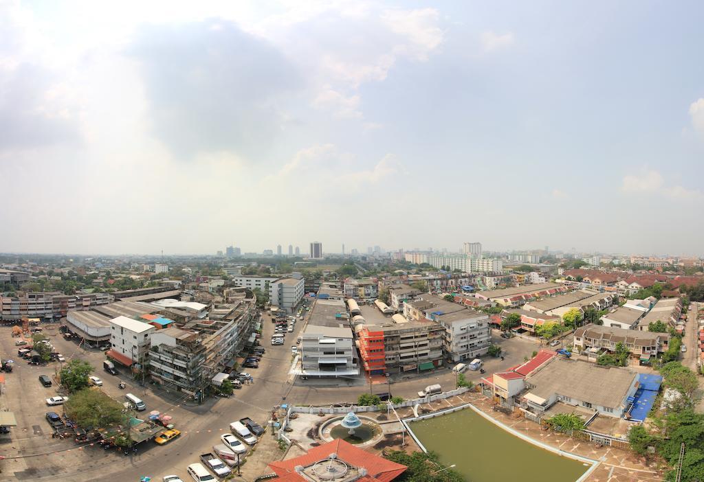 Happyland Mansion Hotel Bangkok Ngoại thất bức ảnh
