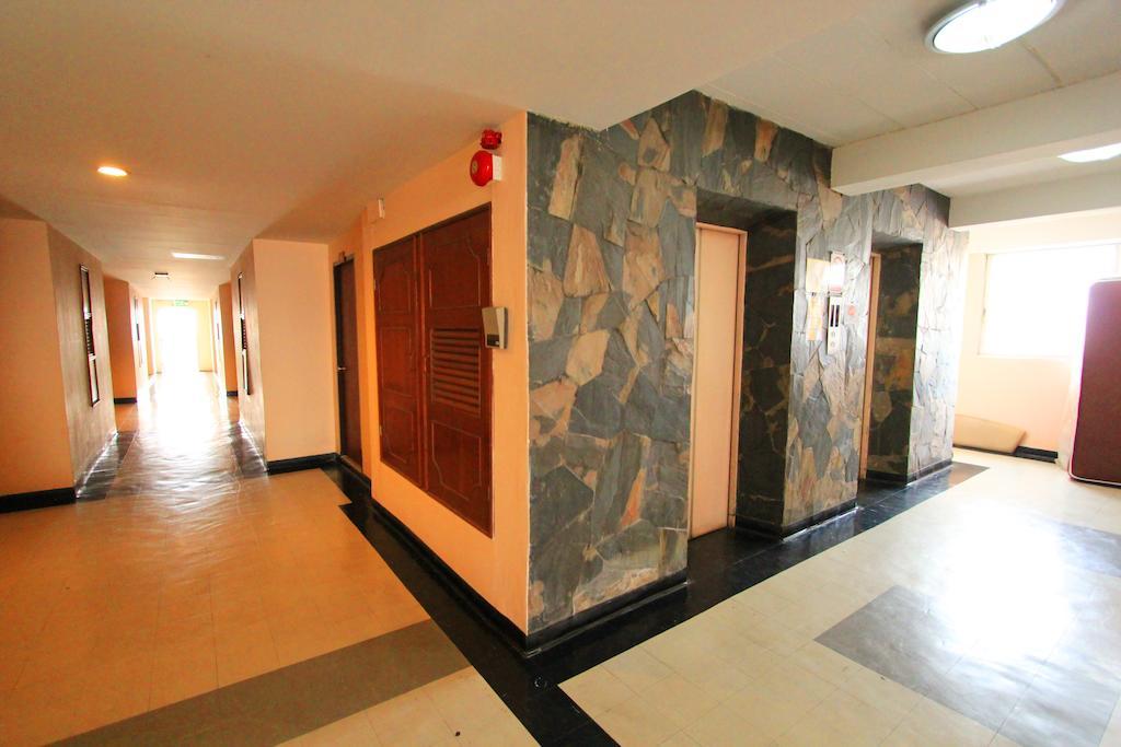 Happyland Mansion Hotel Bangkok Ngoại thất bức ảnh