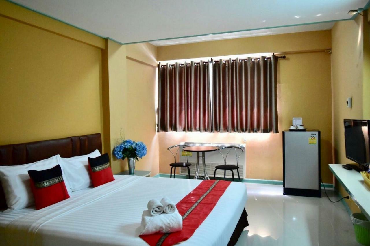 Happyland Mansion Hotel Bangkok Ngoại thất bức ảnh