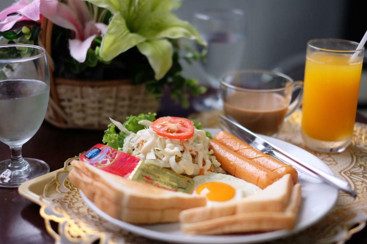 Happyland Mansion Hotel Bangkok Ngoại thất bức ảnh