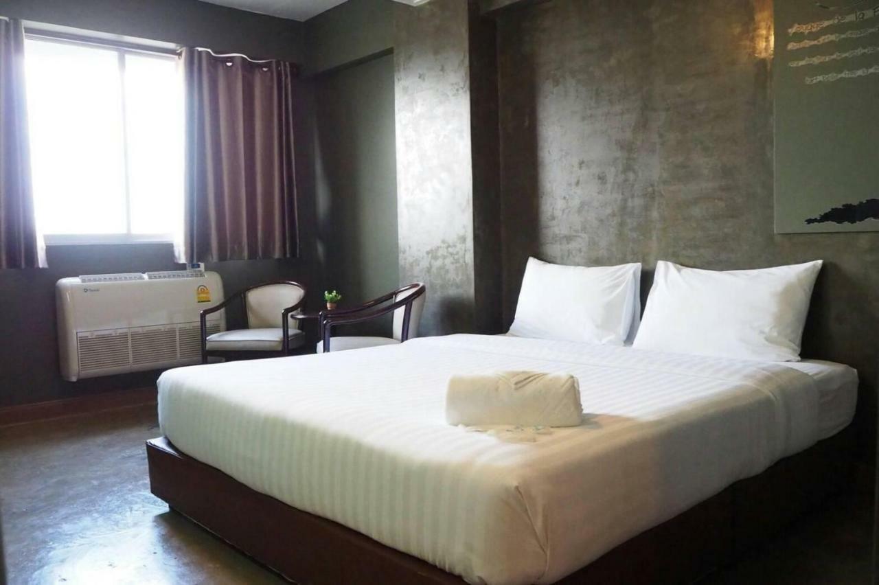 Happyland Mansion Hotel Bangkok Ngoại thất bức ảnh