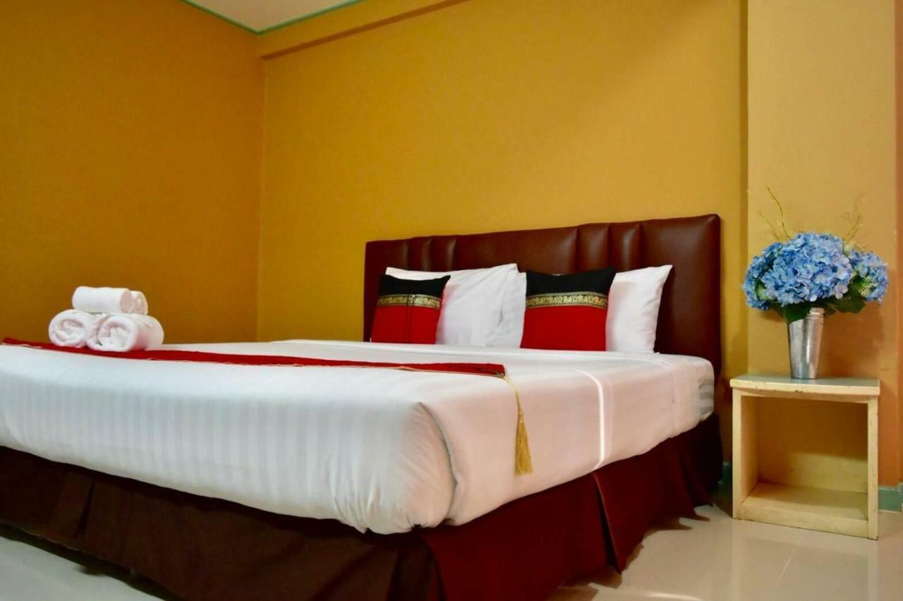 Happyland Mansion Hotel Bangkok Ngoại thất bức ảnh