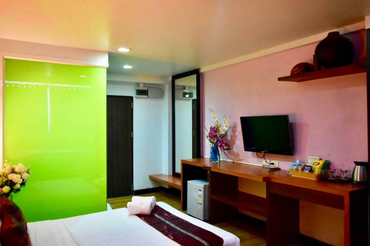Happyland Mansion Hotel Bangkok Ngoại thất bức ảnh