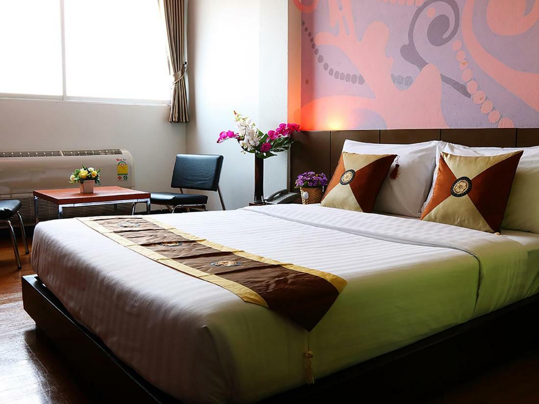Happyland Mansion Hotel Bangkok Ngoại thất bức ảnh